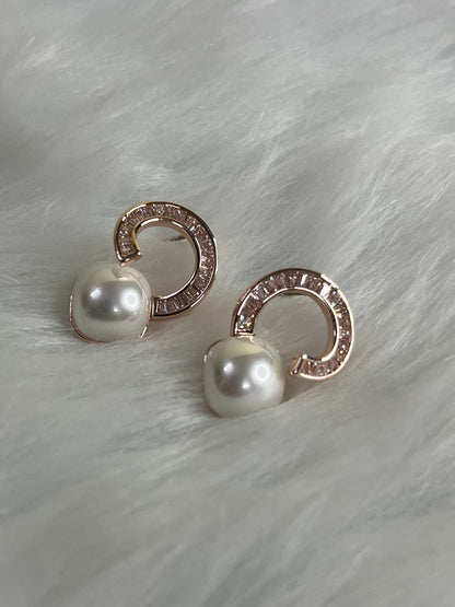 Rose gold Pearl drop earrings