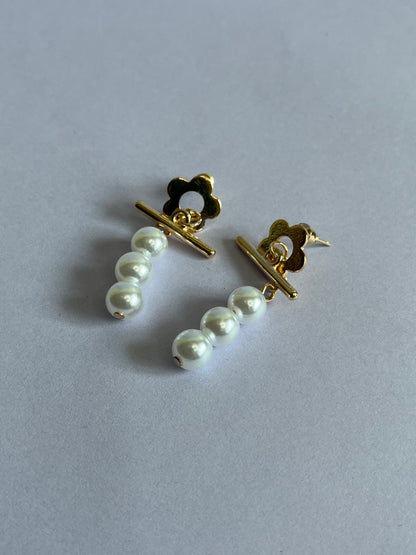 Flower Pearl Earrings