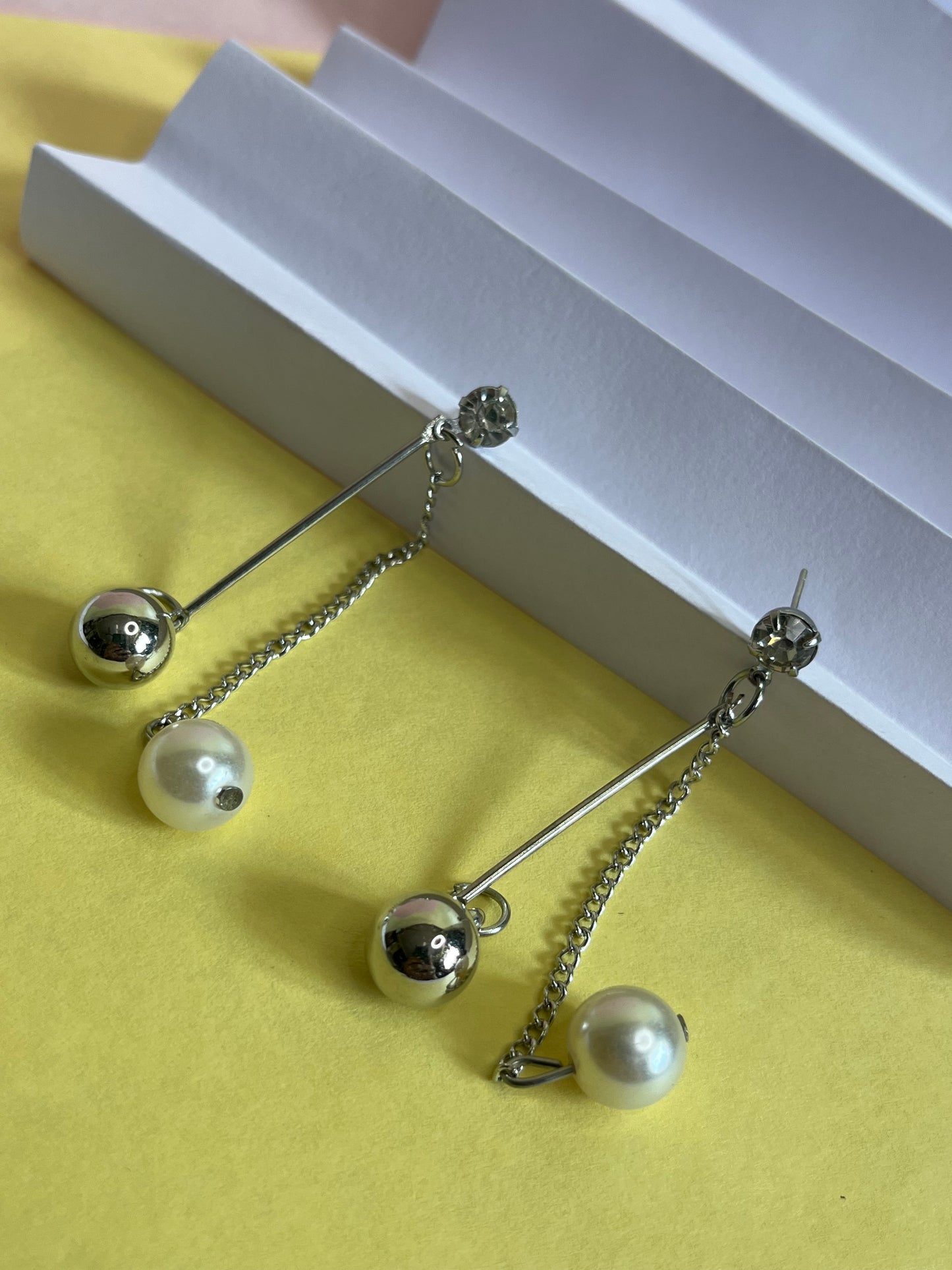 Long Silver pearl Earring