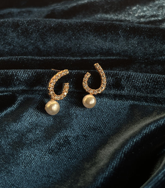 Elegant pearl earrings